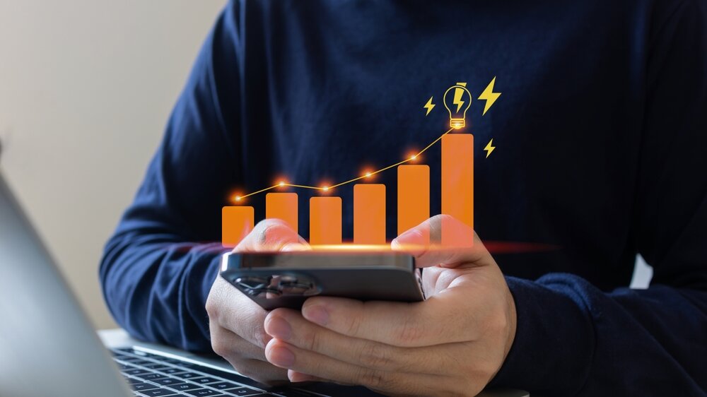月毎の電気代をスマホで確認する手元