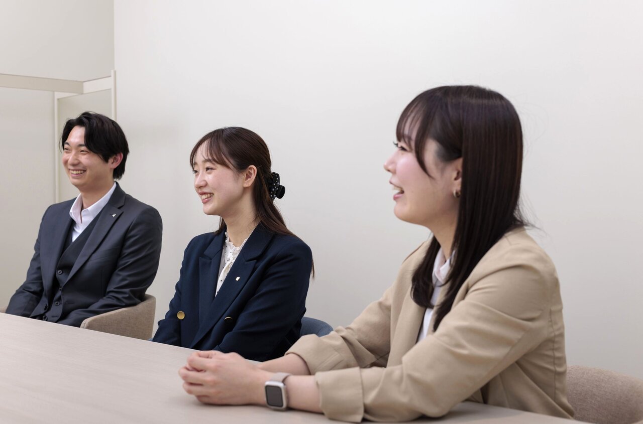 インタビュー中の様子