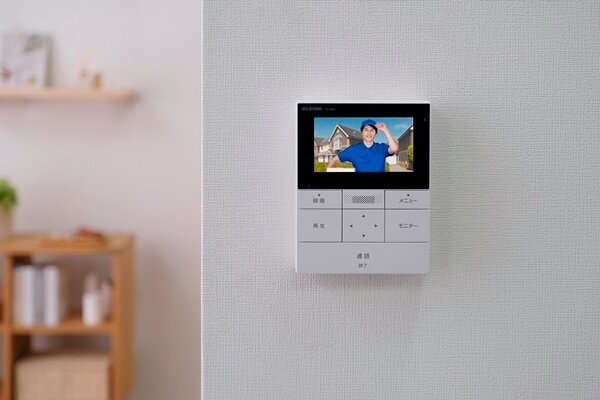 自宅に設置されたカメラ付きのドアホン