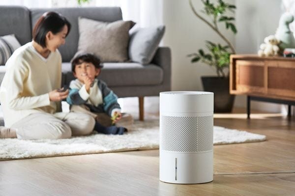 リビングに置かれた気化加湿器