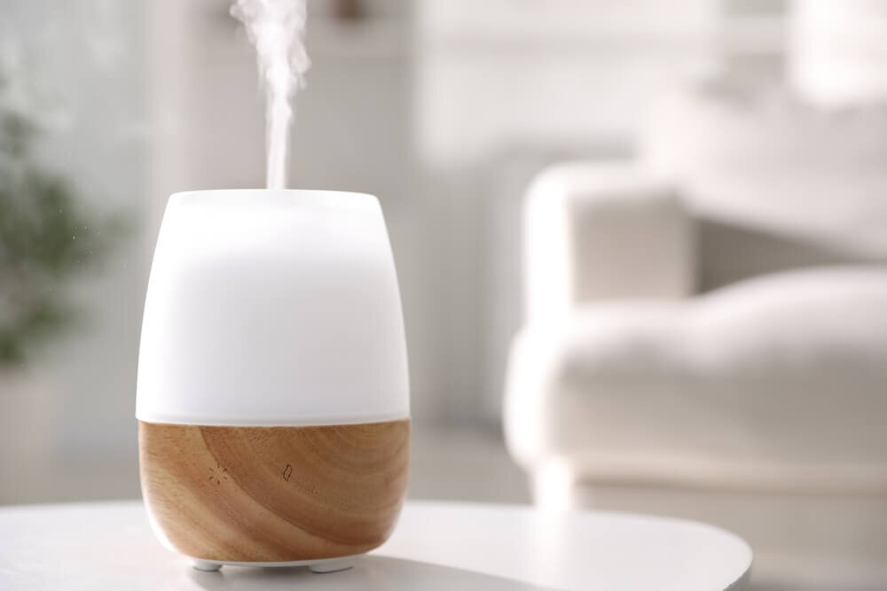 部屋に置かれた加湿器