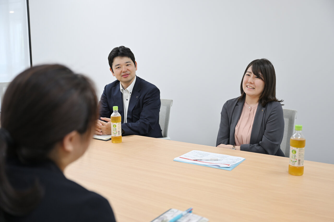 座談会中の様子
