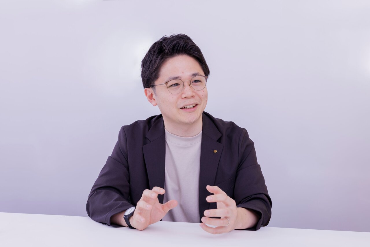 インタビューに答える木村さん
