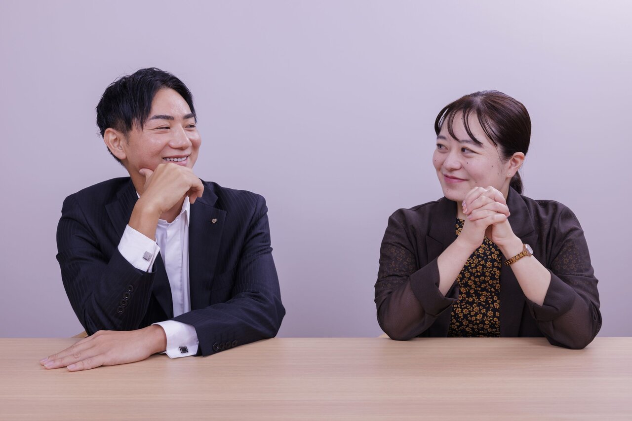 インタビューに答える大竹さんと加度さん