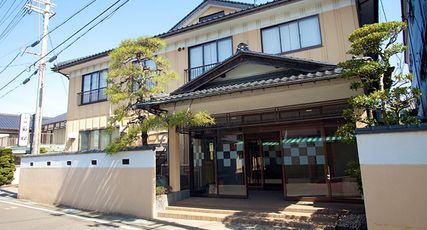 Takahama Inn Koshou (高浜のお宿 鼓松)