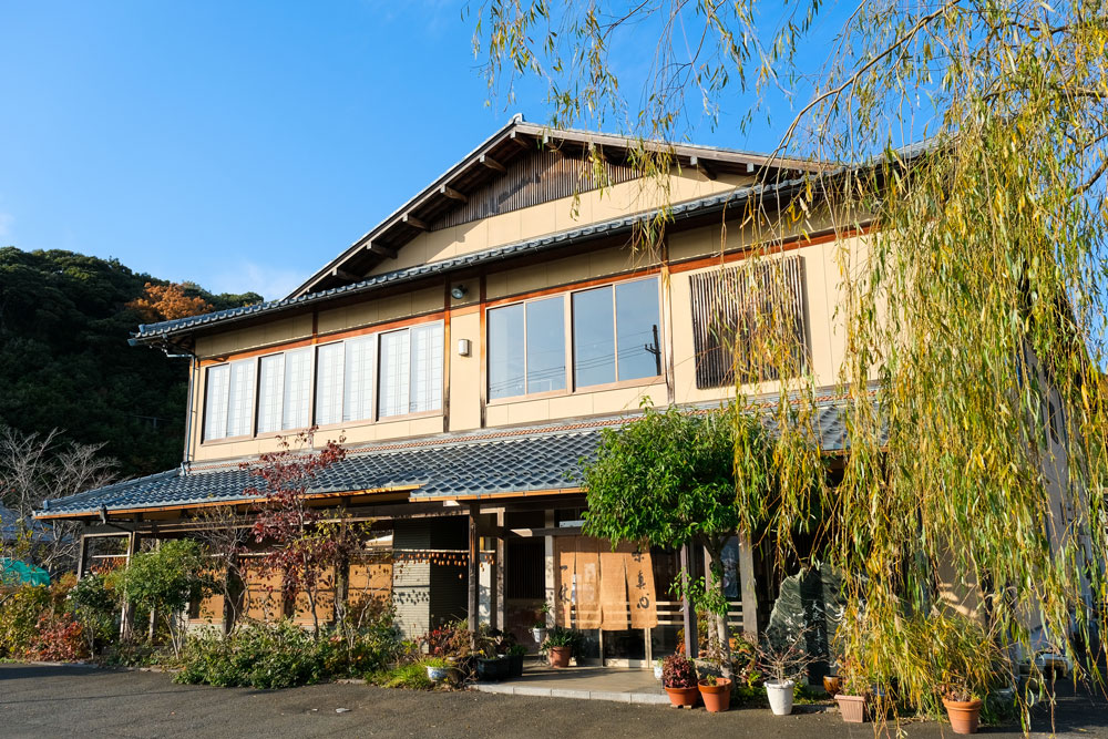 美浜町 味一休の外観