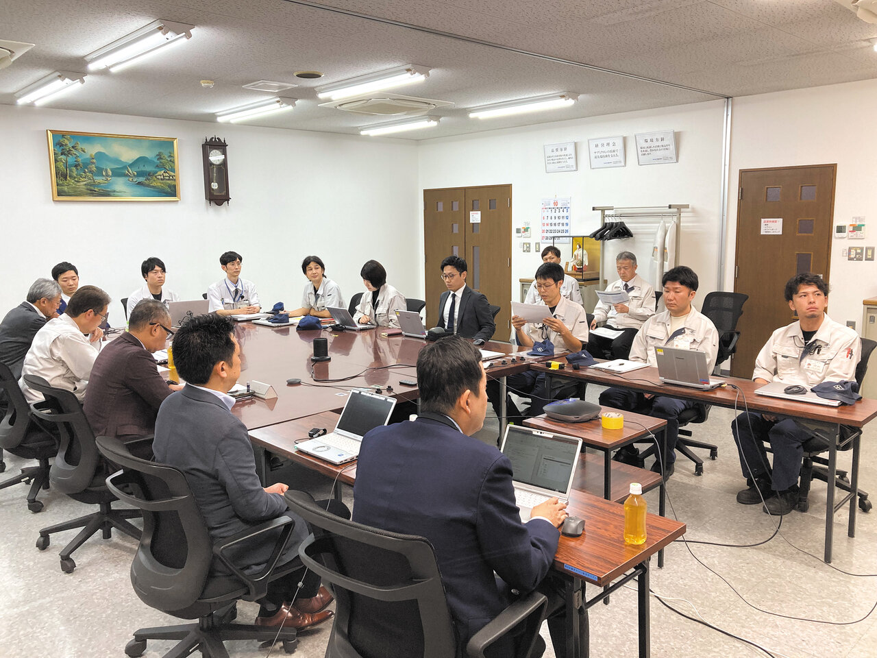 100年企業プロジェクトで若手が経営陣に積極的に提言