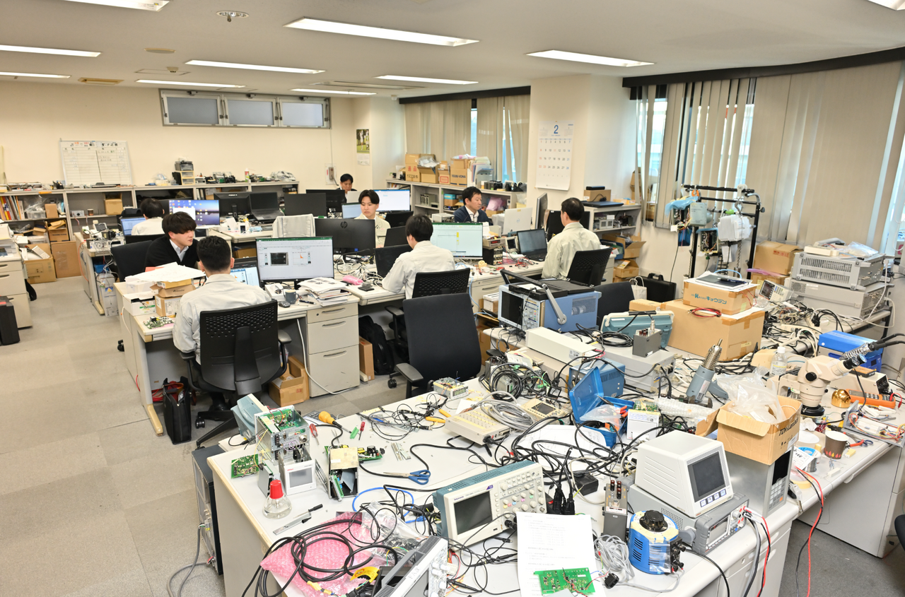 電子工作好きには垂涎の職場風景
