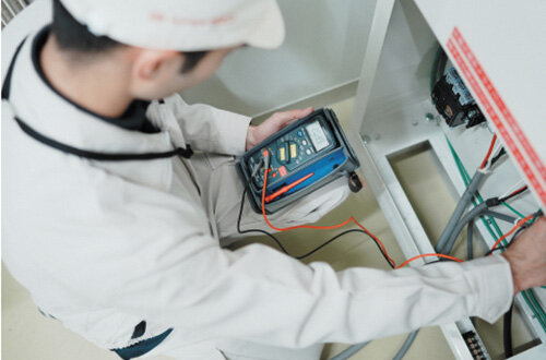 検査器具を複数を使い、品質基準を満たしているかの確認