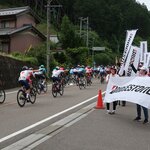 自転車レース「ツアーオブジャパン」で従業員応援団を結成しました