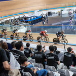 時速70kmで目の前を選手が駆け抜ける！