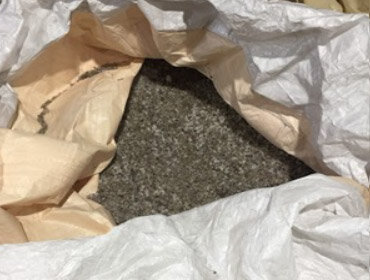 破損したプラスチックハンガーのリサイクル