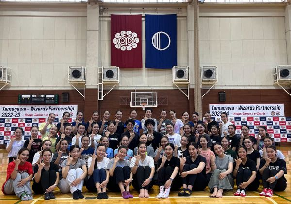 世界選手権出場の玉川大学ダンスドリル・エアロビックチームに 競技メイク講座を開催