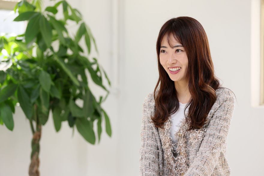 ツアー2勝目を挙げたことを話す安田選手