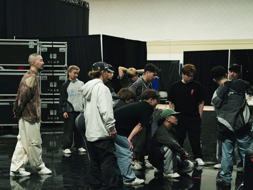 【第2弾】KOSÉ 8ROCKS「America's Got Talent」でのオフショットを公開！
