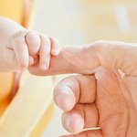 0歳から絵本を読み聞かせてあげるのがおすすめ♪0歳の赤ちゃん向けの絵本10選！