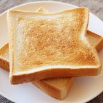 いつものトーストをひと工夫で極上に♪ トーストをおいしく焼く裏ワザ
