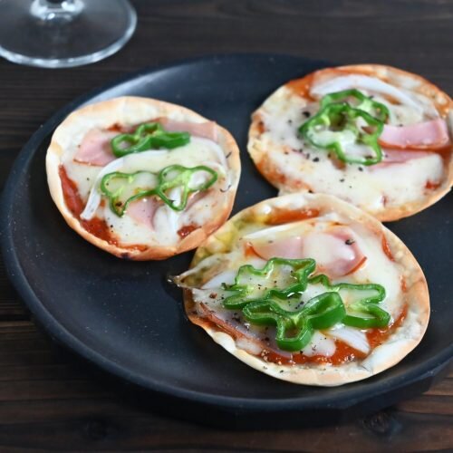 餃子の皮で簡単ミニピザ