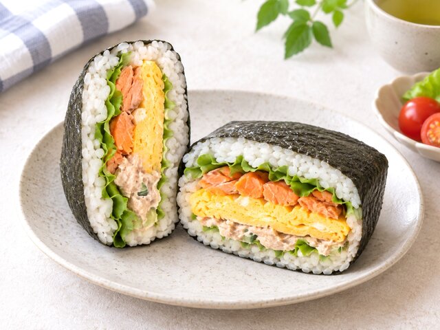 具材の断面が楽しい「おにぎらず」