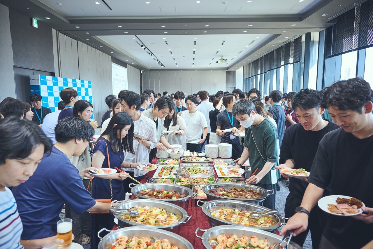 お料理は昨年好評だったケータリング会社さんに、グレードアップ版のコースで発注！