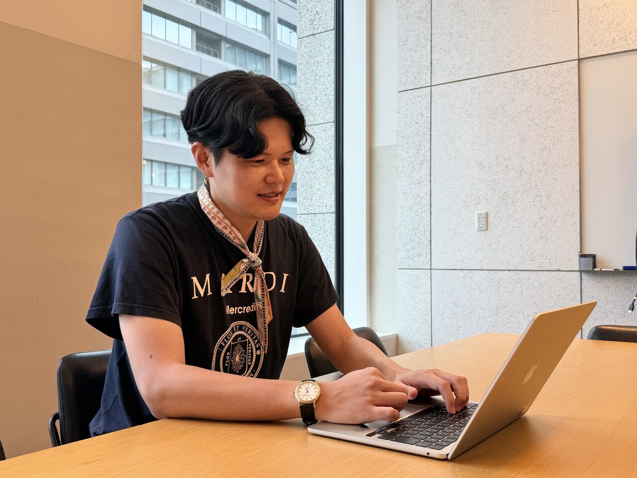 コンテンツ制作に向き合う山本さん