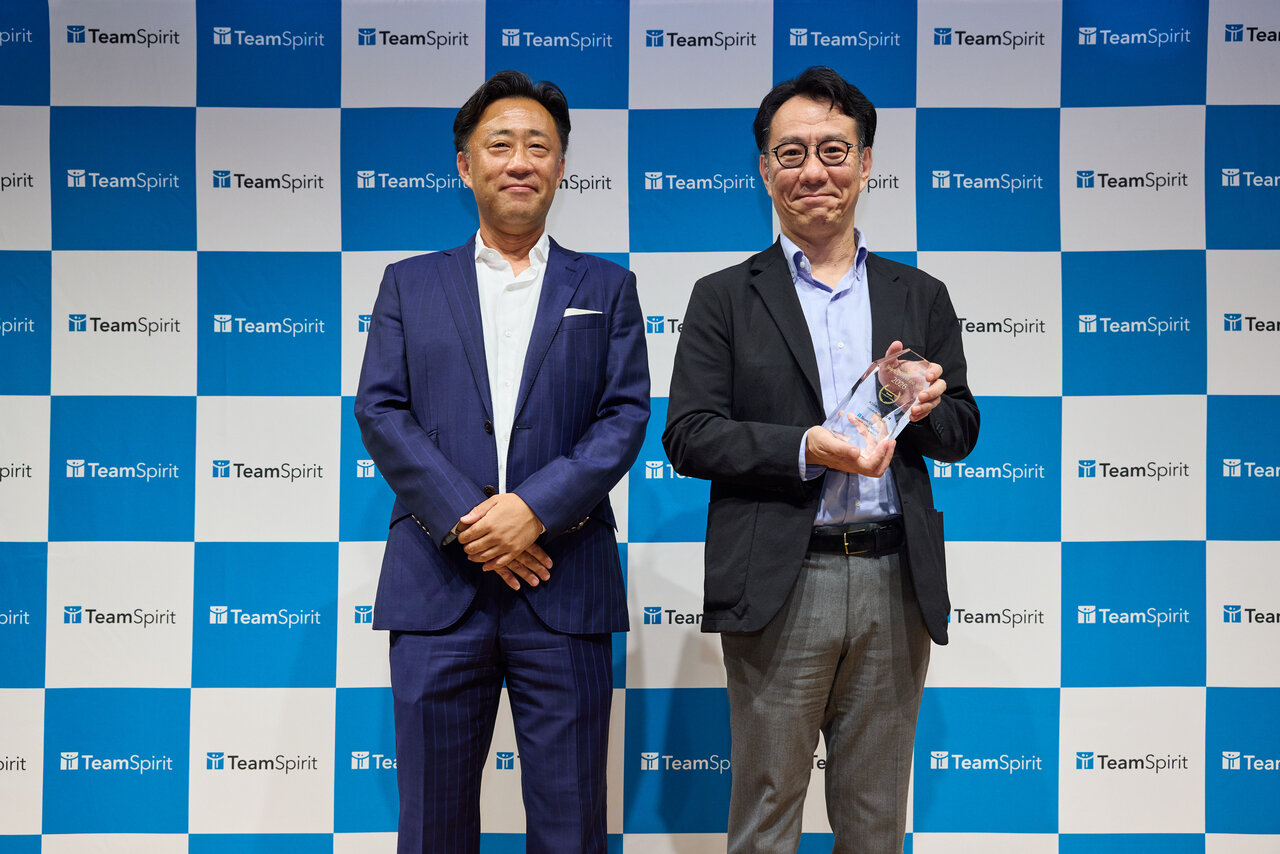 左から株式会社チームスピリット 道下、カゴメ株式会社 中里さま