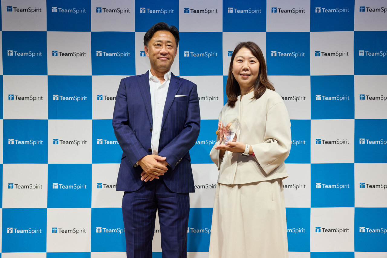 左から株式会社チームスピリット 道下、UiPath株式会社 村上さま