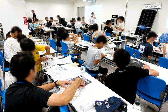 「ソーラーエコハウス」製作の様子