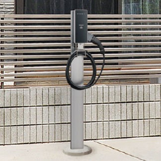 日産リーフ(2代目/ZE1)の自宅用EV充電器とは？価格・補助金も解説｜EV