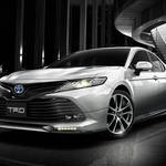 2017年7月発売、新型カムリ!とにかくデザインが今までにない感じに…。価格は329.4万円から