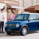スズキ アルトラパン特別仕様車「モード」を発売開始。助手席に乗るのは誰?