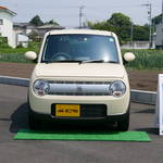 カワイイ軽自動車、スズキラパンの魅力に迫る!エクステリアの評価は?