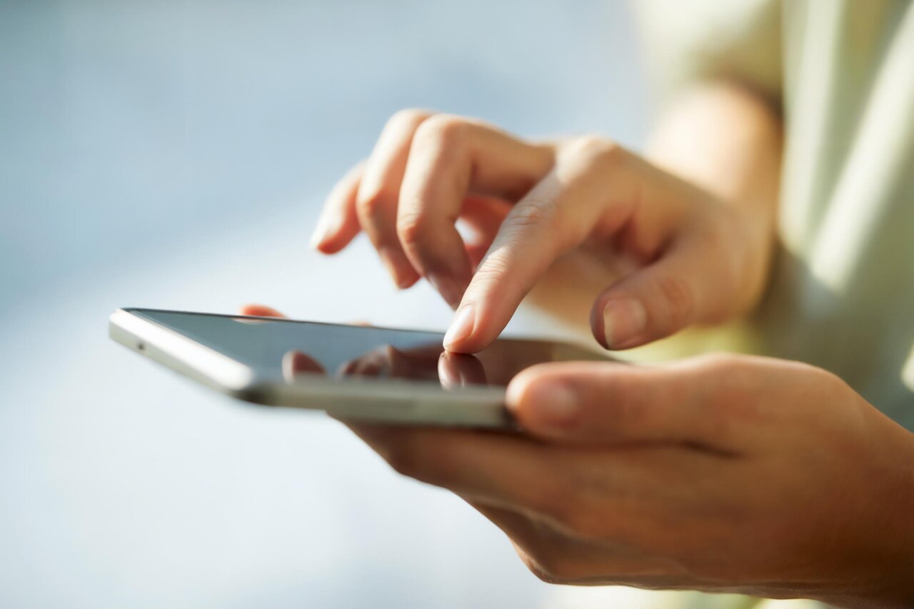 インスタのハイライトの見方｜最新アップデート後の表示方法と閲覧のコツ