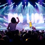 世界も注目LiSA旋風“アニソン界のロックヒロイン”の存在感に「Mステ」再登場に期待高!iTunesトップソング|ブルゾンちえみの“あの曲”も急上昇TOP10入り