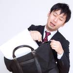 バックの持ち方1つで相手の印象は大きく変わる!! 新入社員は注意したいかばんの持ち方