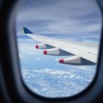 「あと一歩で大惨事!?」 飛行機から落ちた破片が大阪に落下!? 通行人に当たりはしなかったが・・・