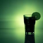 アルコール依存症を防ぐには「1人酒」を避ける!? 専門医が指摘する要注意サインとは?