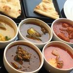 夏の定番メニュー「カレーカーニバル」本格カレー5種類が登場!ヒルトン東京ベイで開催中