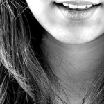 笑顔は社会人の必須スキル。 むっすり一匹狼でいられるのは学生時代まで!