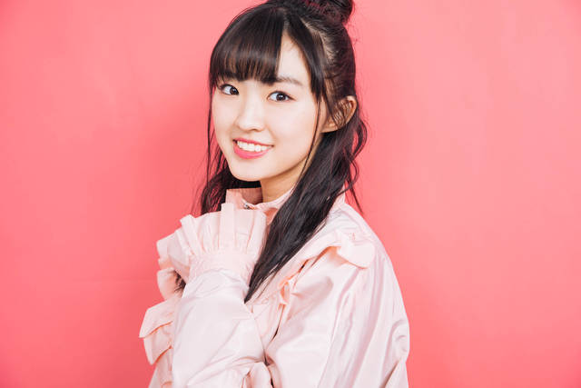 春名真依