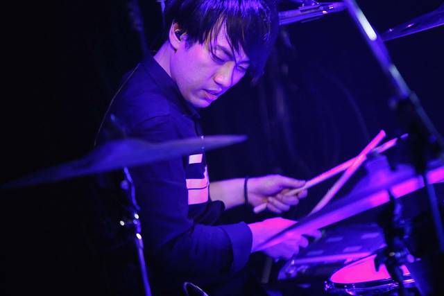 【ドラム・TAKAさんがしっかりどっしりと支える音】