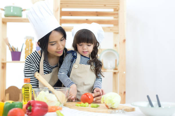 子供のやりたい気持ちを大切に 3歳児が遊び感覚でできる料理のお手伝いのコツとは 子育て情報まとめ マタイク
