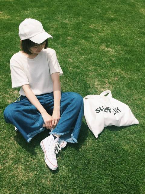 白tシャツでこなれ感を Gu ユニクロ 無印良品 子育て中ママの参考になる無地tおしゃれコーデ着こなし術 子育て情報まとめ マタイク