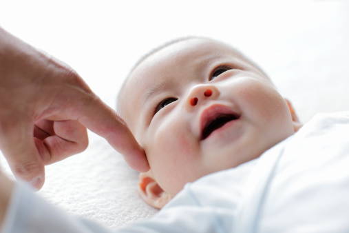 赤ちゃんの背中スイッチ を回避する方法 子育て情報まとめ マタイク 赤ちゃんの背中スイッチ を回避する方法 子育て情報まとめ マタイク