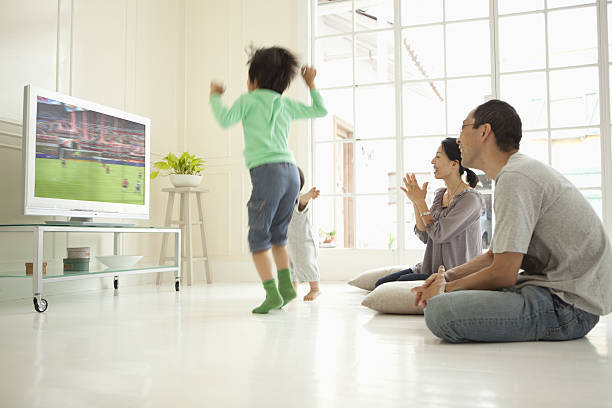 ママパパに推薦 子供に見せたいテレビ番組おすすめ4選 見せたくないテレビ番組の理由は 子育て情報まとめ マタイク