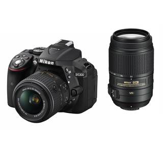 Amazon|Nikon デジタル一眼レフカメラ D5300 ダブルズームキット (83976)