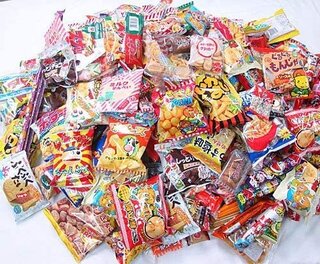 駄菓子500点入り アマゾンウルトラジャンボ駄菓子ボッ...