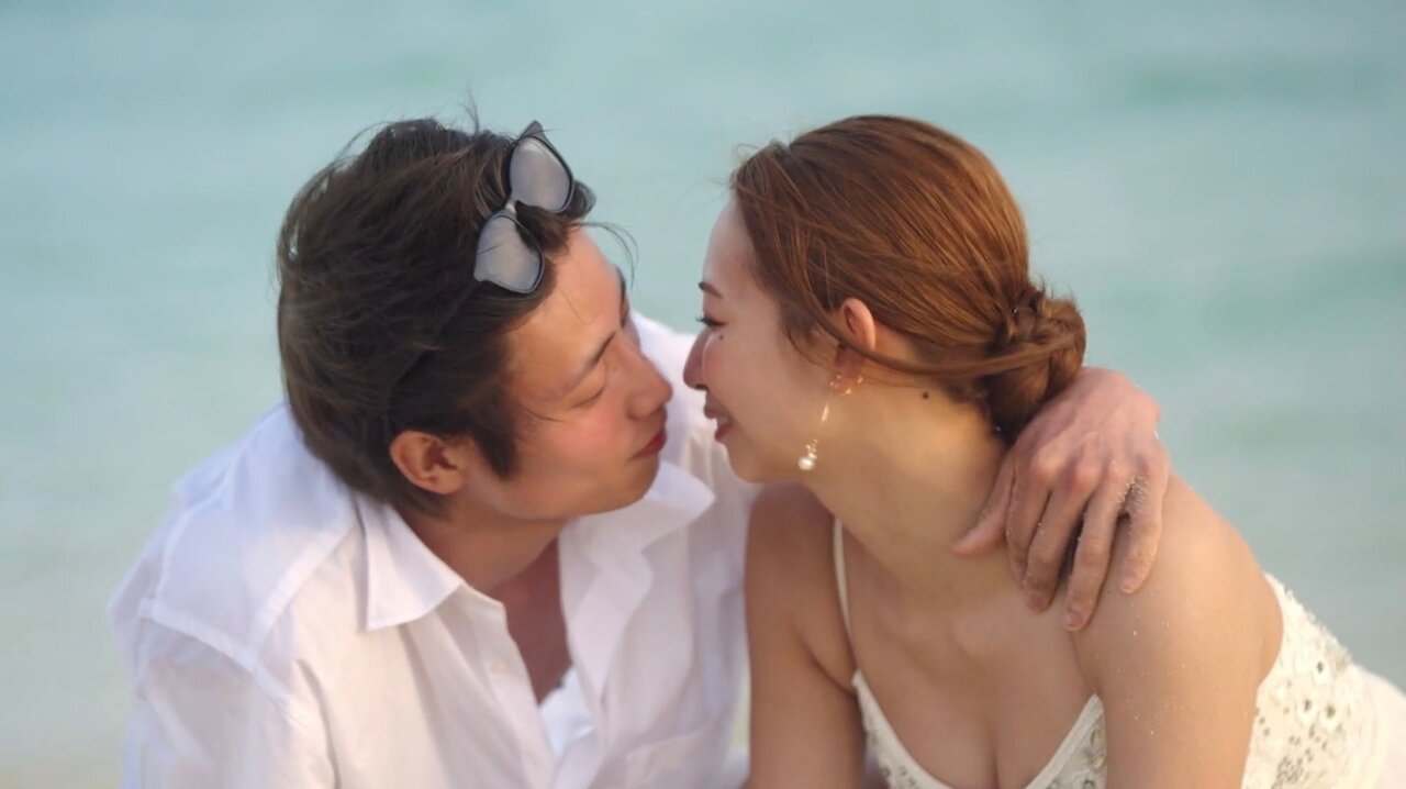 K-1ラウンドガールとイケメン俳優の海辺での“おかわりキス”にMC陣絶叫