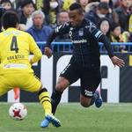 股抜きを上手に決める方法は、タイミングが重要!【サッカー上達】