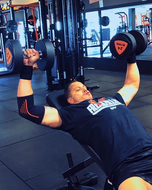 インクラインダンベルプレスで筋トレ効果をアップさせる鍛え方とは Activeる